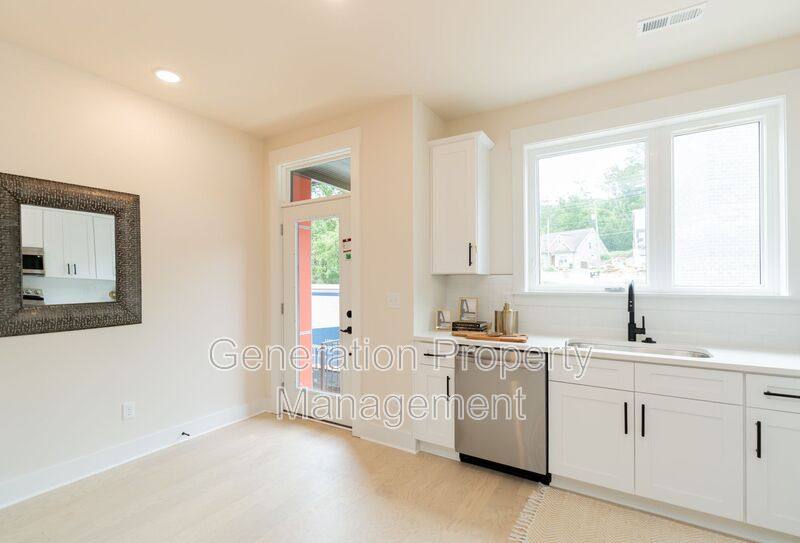 Townhouse for rent at 745 N Market St, Chattanooga, TN 37405