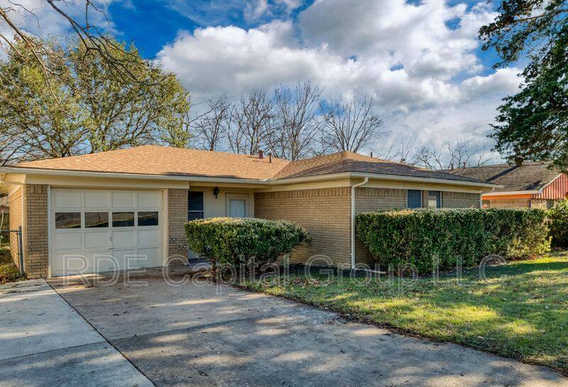 House for rent at 502 Brown St, Waxahachie, TX 75165