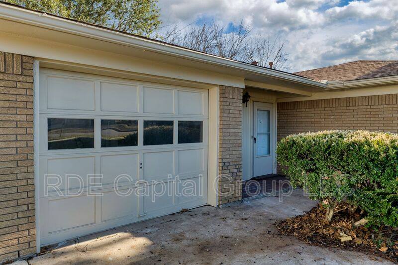 House for rent at 502 Brown St, Waxahachie, TX 75165
