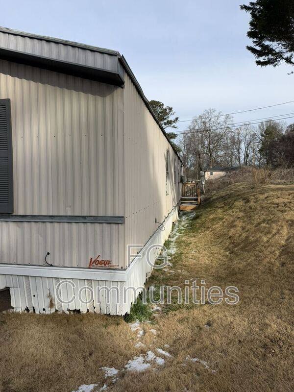 House for rent at 109 Tinsley Heights Dr, Spartanburg, SC 29303