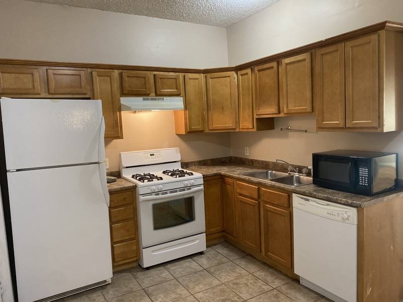 Apartment for rent at 260 Fountain St #E4-1, Fall River, MA 02721