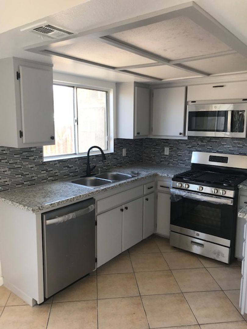 Townhouse for rent at 38675 - 38707 12th St E, Palmdale, CA 93550