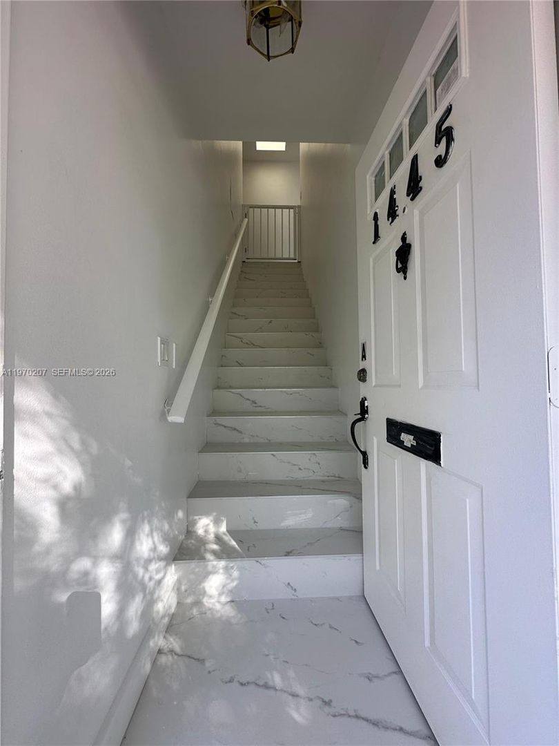 Apartment for rent at 1445 Grant St, Hollywood, FL 33020