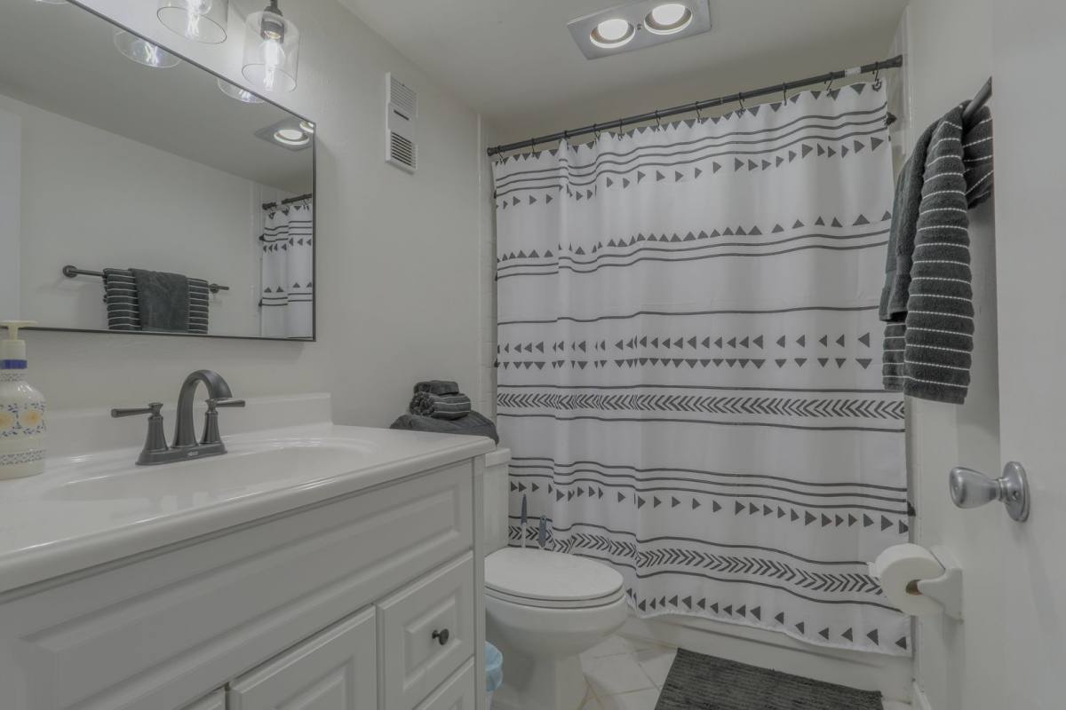 Condo for rent at 1082 E Michigan St, Orlando, FL 32806