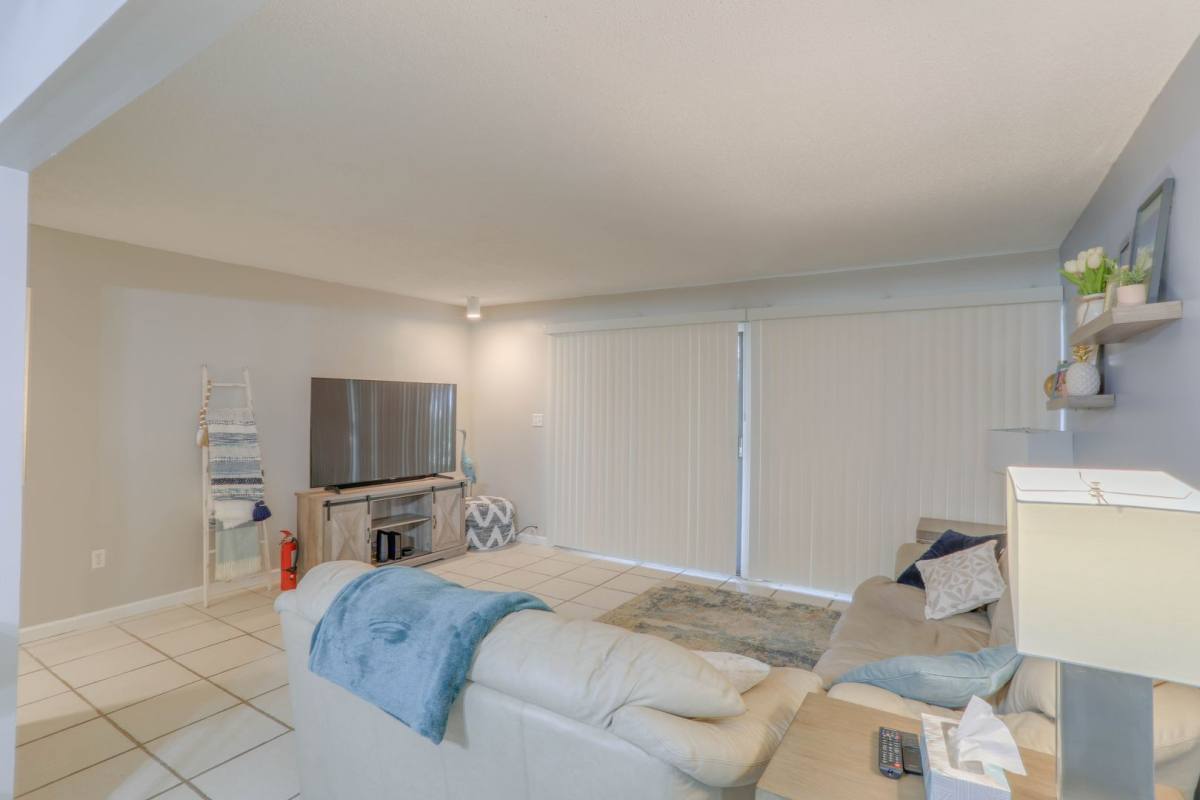 Condo for rent at 1082 E Michigan St, Orlando, FL 32806