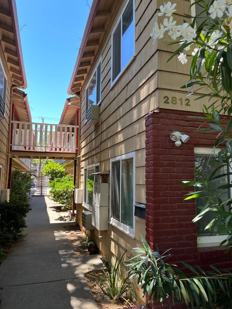Apartment for rent at 2812 D St, Sacramento, CA 95816