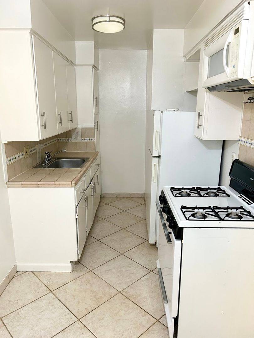 Apartment for rent at 2812 D St, Sacramento, CA 95816