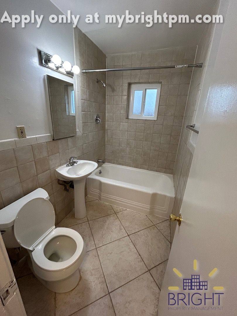 D Street, 2812 D St, Sacramento, CA 95816 - Apartment for Rent - Image 4