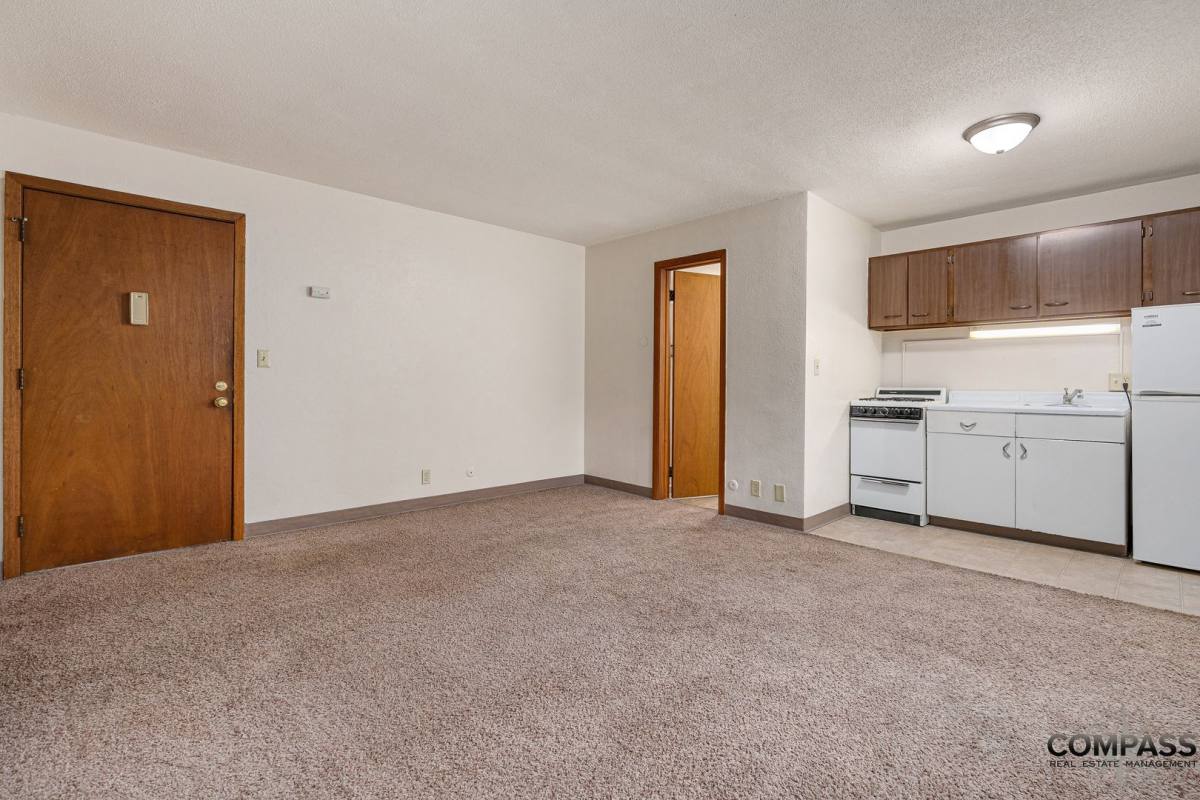 Apartment for rent at 1215 S Dewey St, Eau Claire, WI 54701