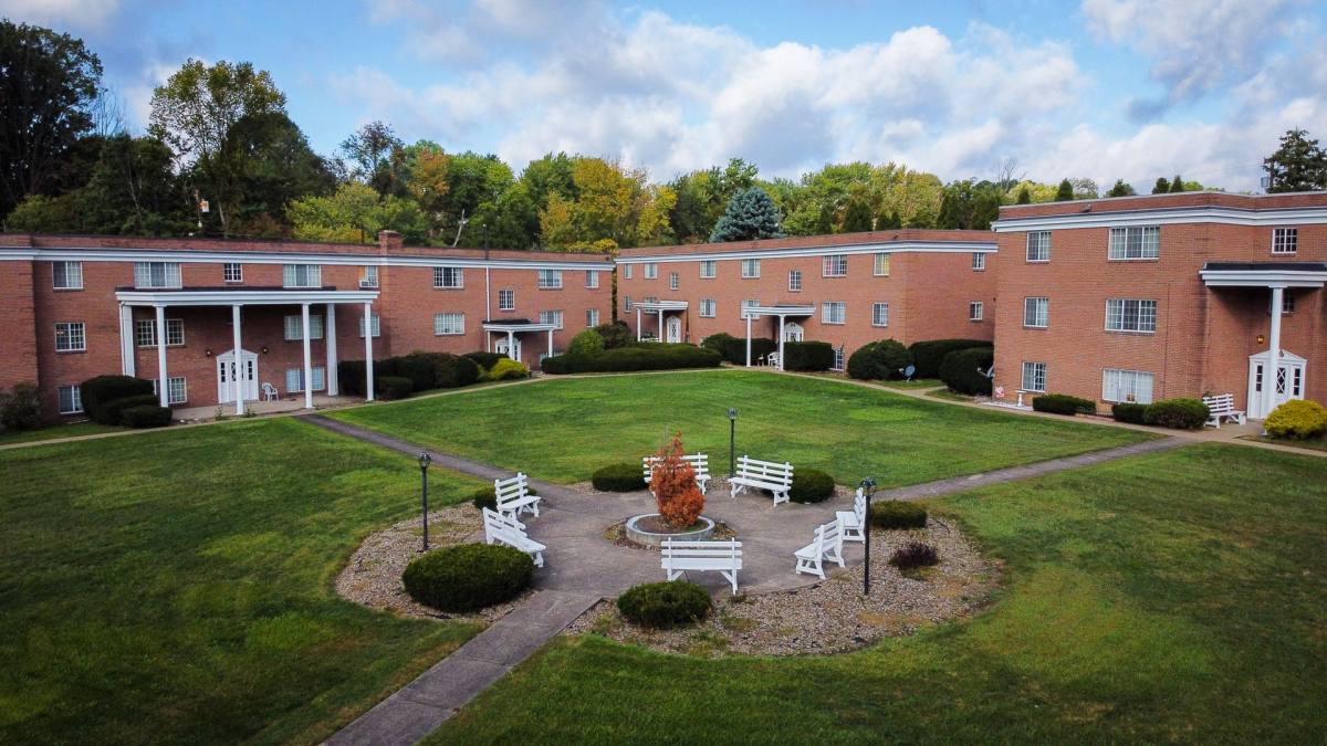 Apartment for rent at 300 Craigdell Rd, New Kensington, PA 15068