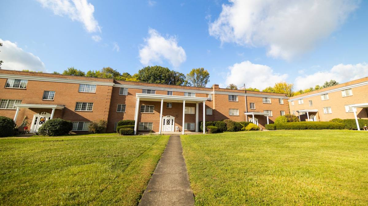 Apartment for rent at 300 Craigdell Rd, New Kensington, PA 15068