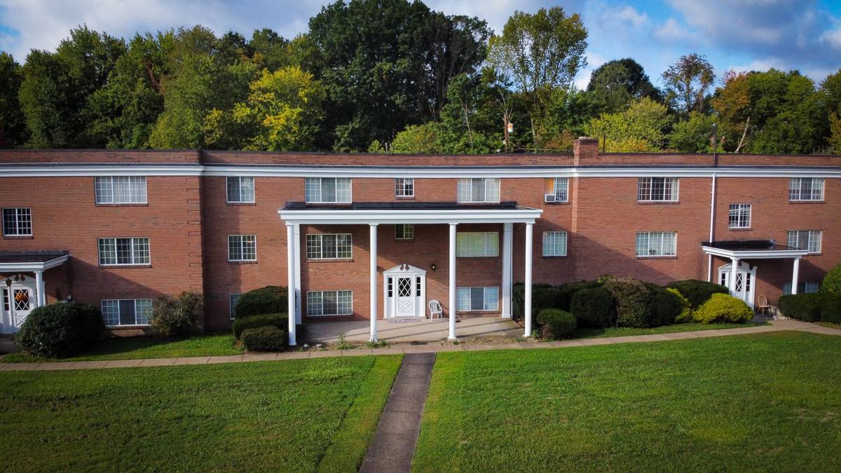 Apartment for rent at 300 Craigdell Rd, New Kensington, PA 15068