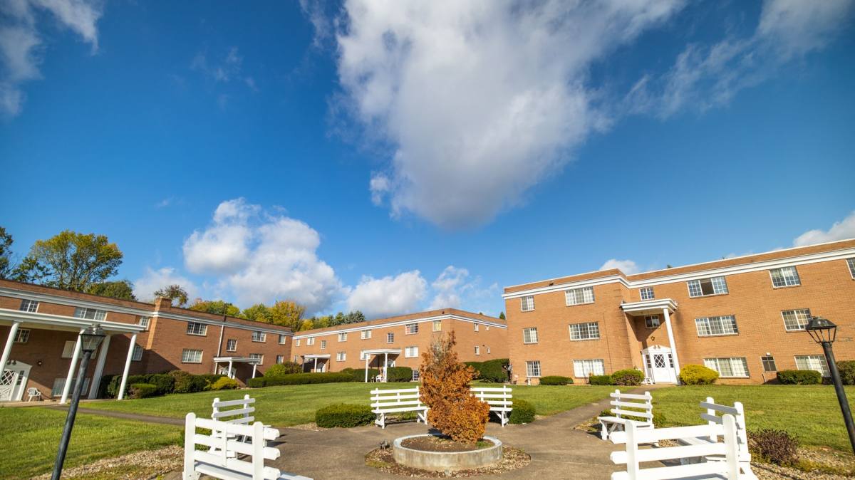 Apartment for rent at 300 Craigdell Rd, New Kensington, PA 15068