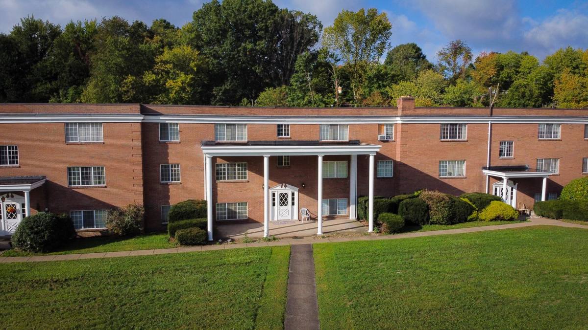 Apartment for rent at 300 Craigdell Rd, New Kensington, PA 15068