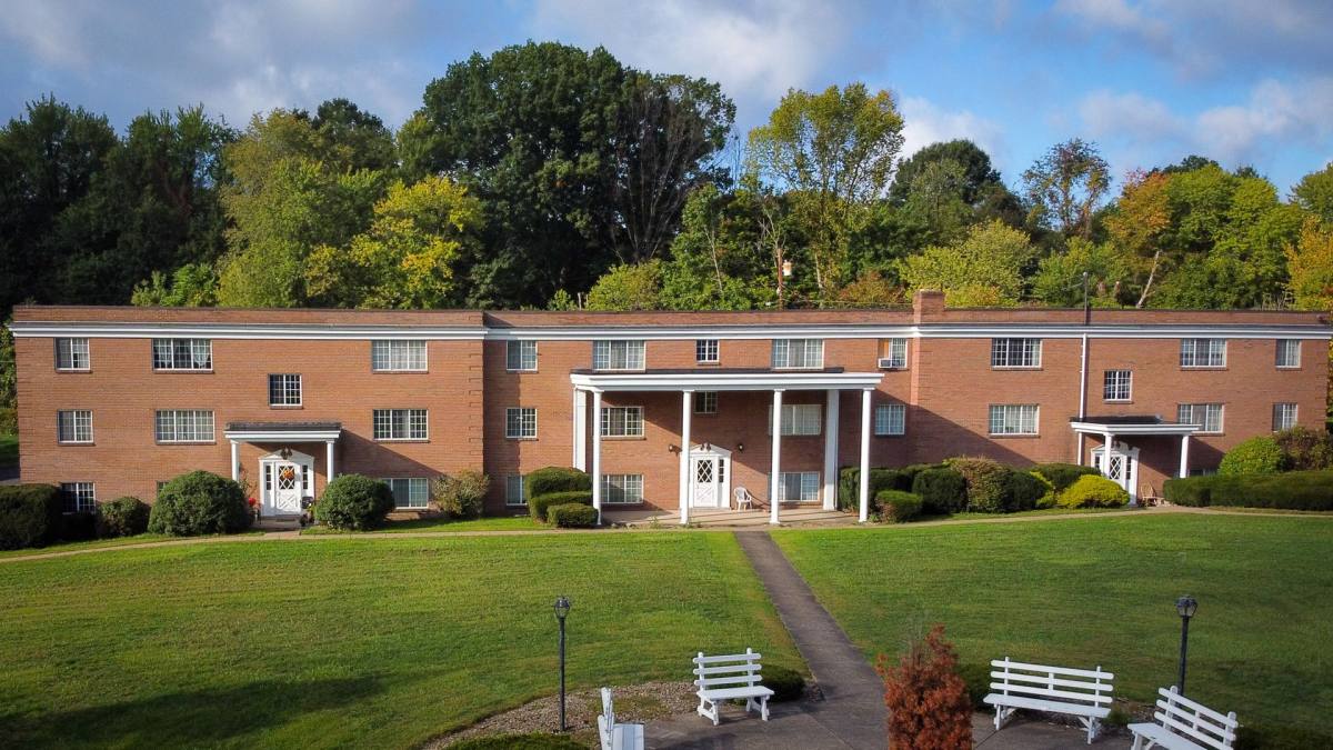 Apartment for rent at 300 Craigdell Rd, New Kensington, PA 15068