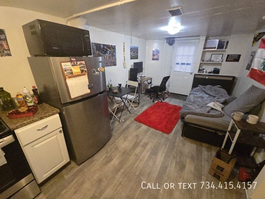 Apartment for rent at 906 Packard St #1, Ann Arbor, MI 48104