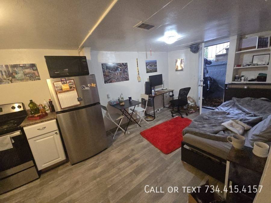 Apartment for rent at 906 Packard St #1, Ann Arbor, MI 48104