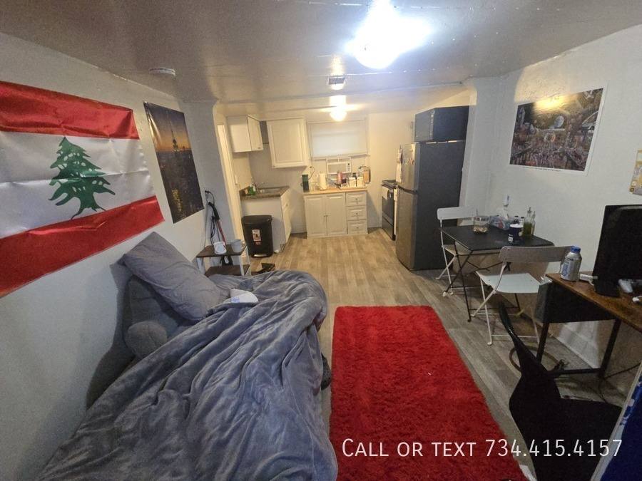 Apartment for rent at 906 Packard St #1, Ann Arbor, MI 48104