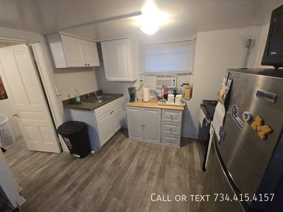 Apartment for rent at 906 Packard St #1, Ann Arbor, MI 48104