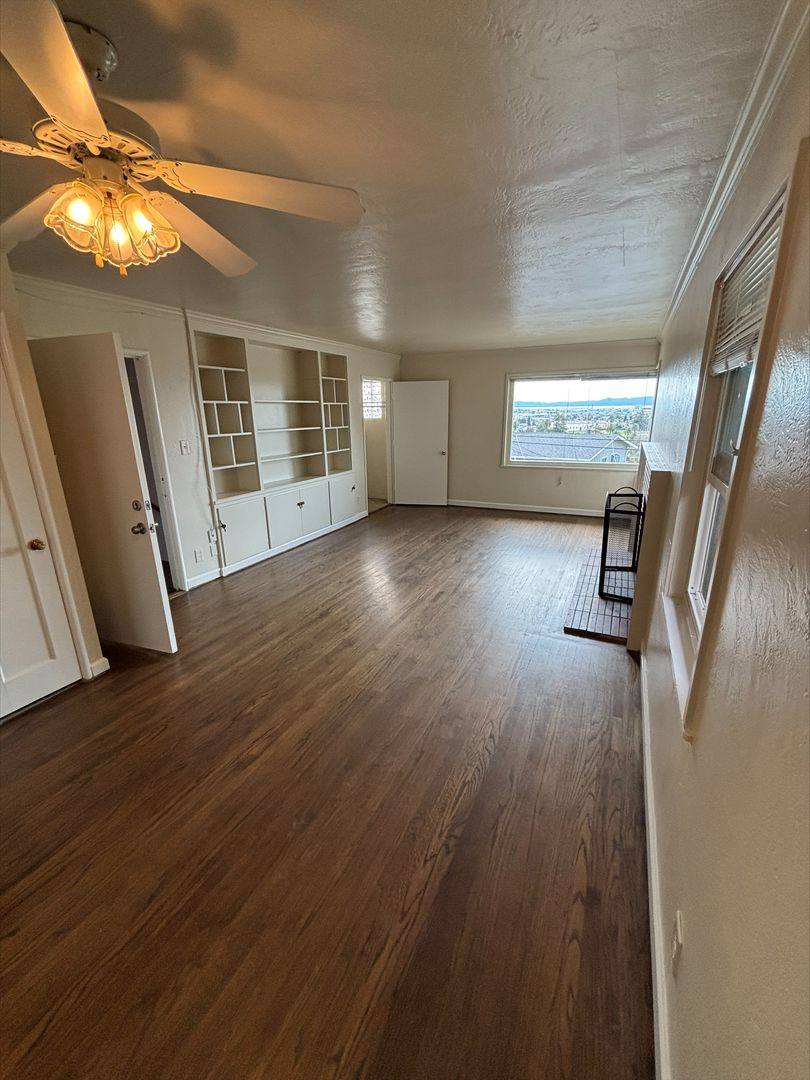 Apartment for rent at 6510 Outlook Ave, Oakland, CA 94605