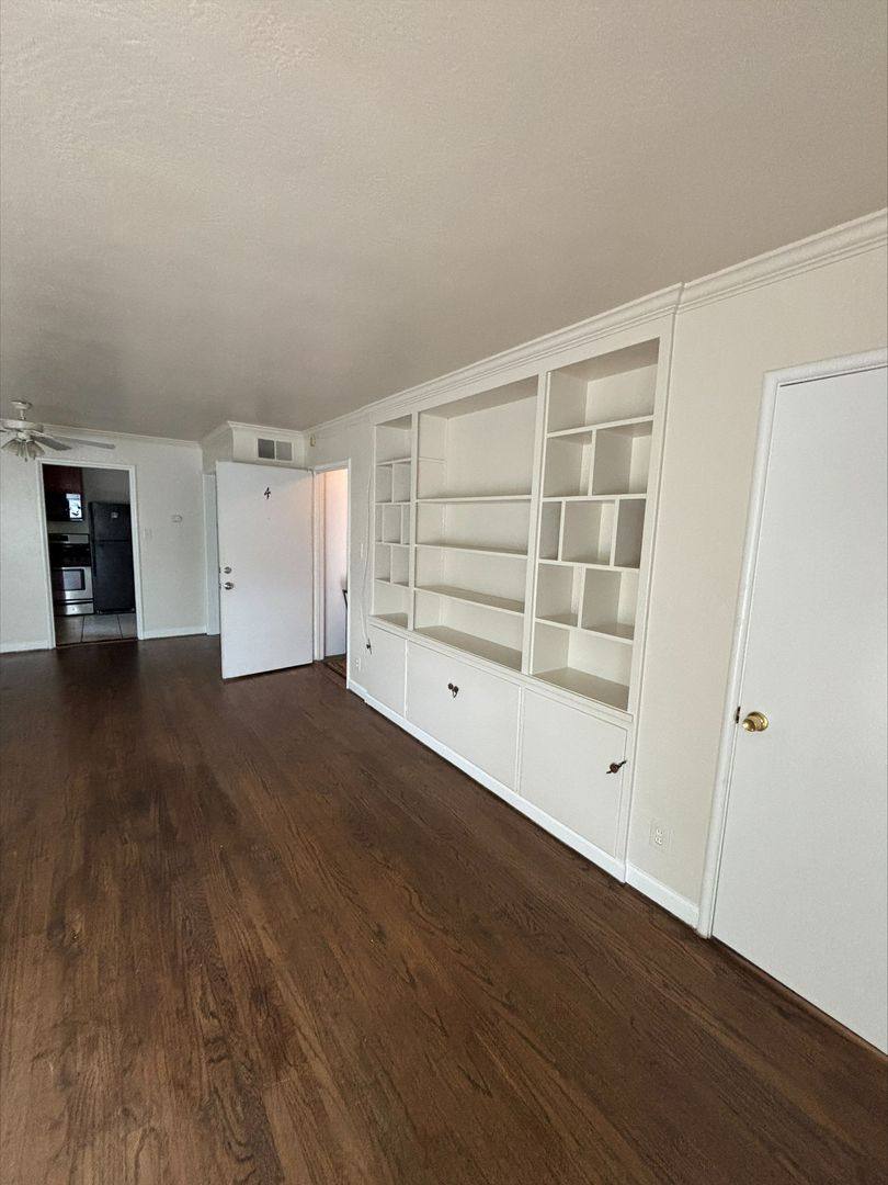 Apartment for rent at 6510 Outlook Ave, Oakland, CA 94605