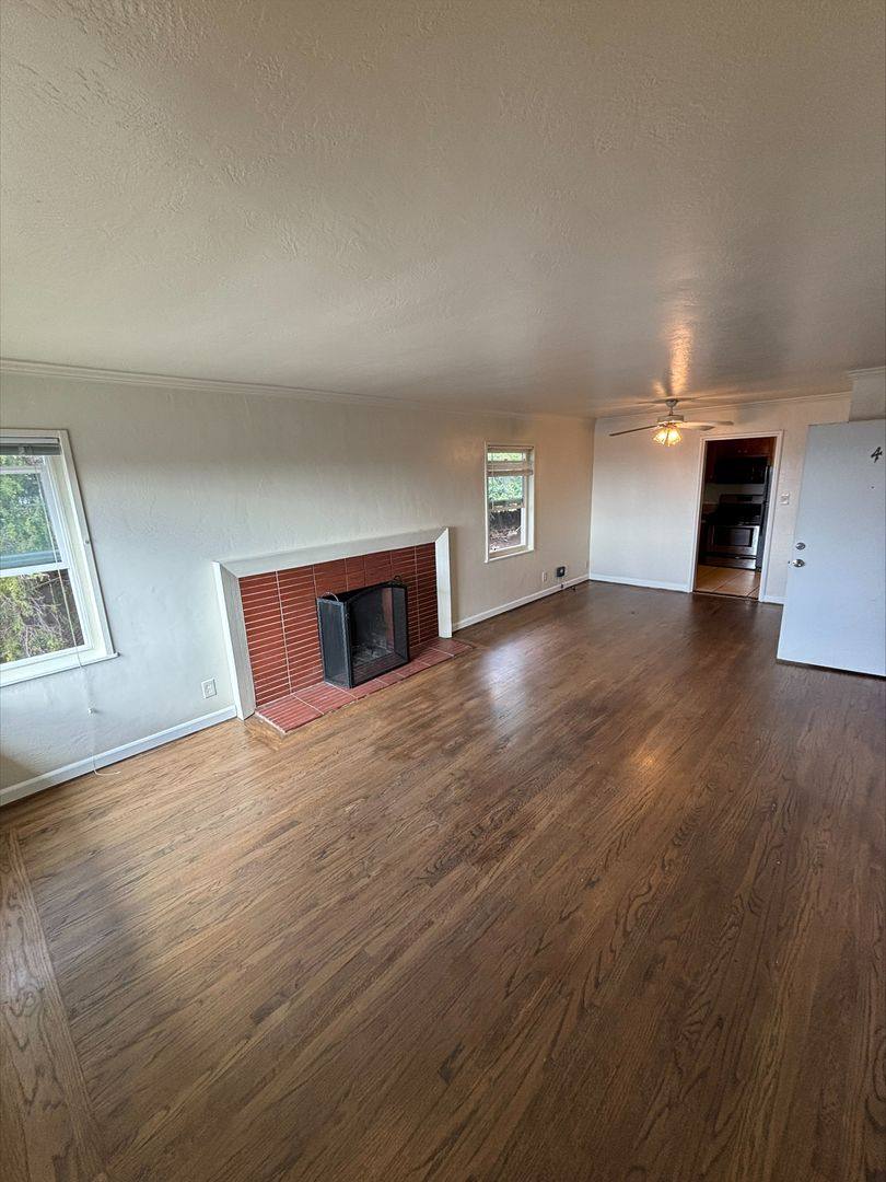 Apartment for rent at 6510 Outlook Ave, Oakland, CA 94605