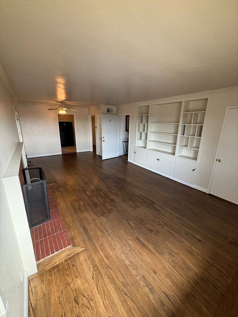Apartment for rent at 6510 Outlook Ave, Oakland, CA 94605