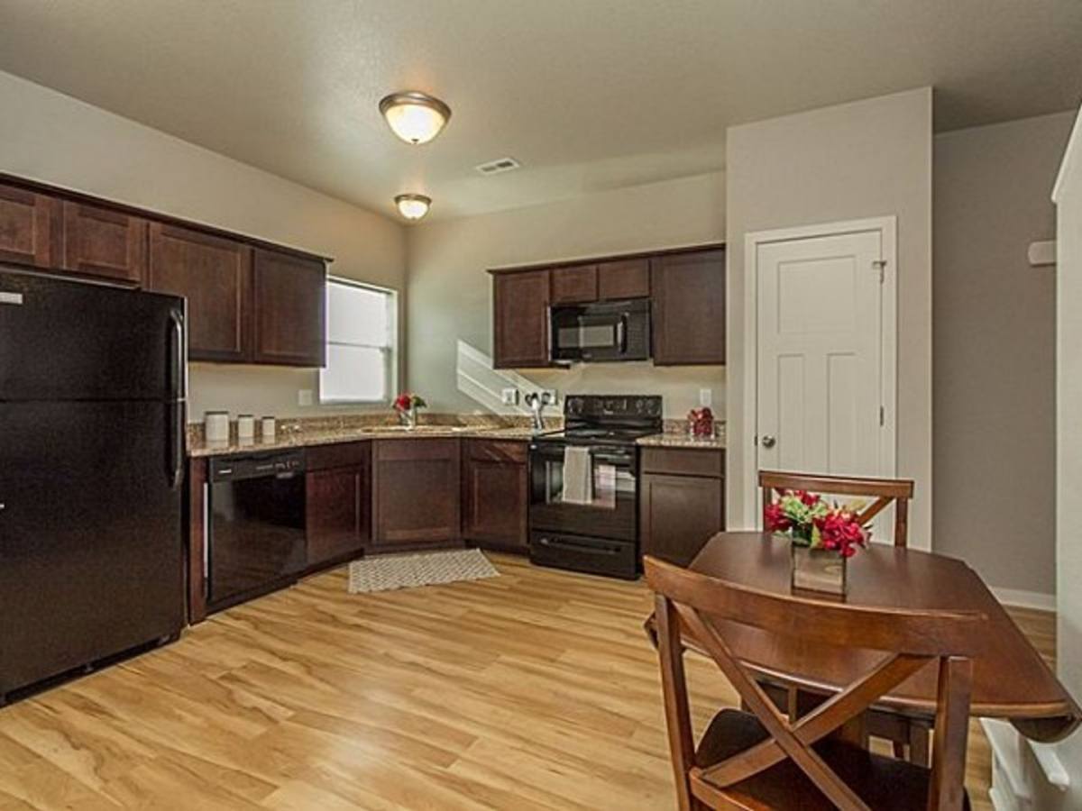 Townhouse for rent at 1598 SW Twin Gates Dr, Ankeny, IA 50023