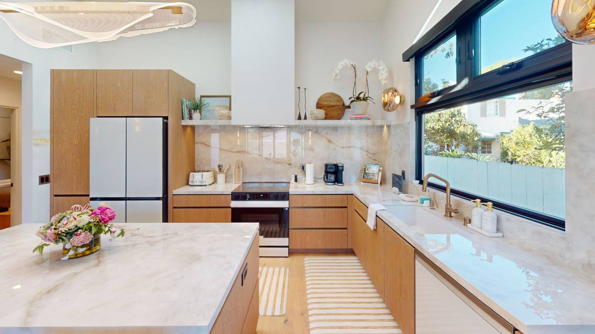 Townhouse for rent at 163 G Ave, Coronado, CA 92118