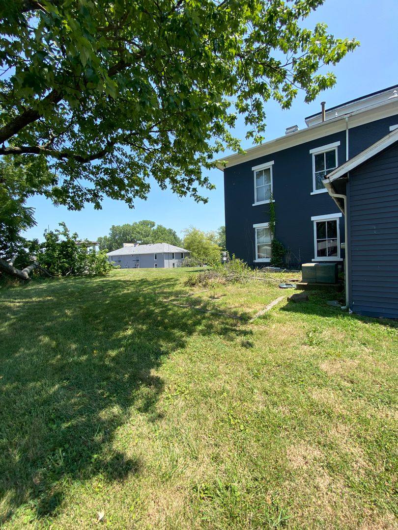 Apartment for rent at 4199 Old State Route 261, Newburgh, IN 47630