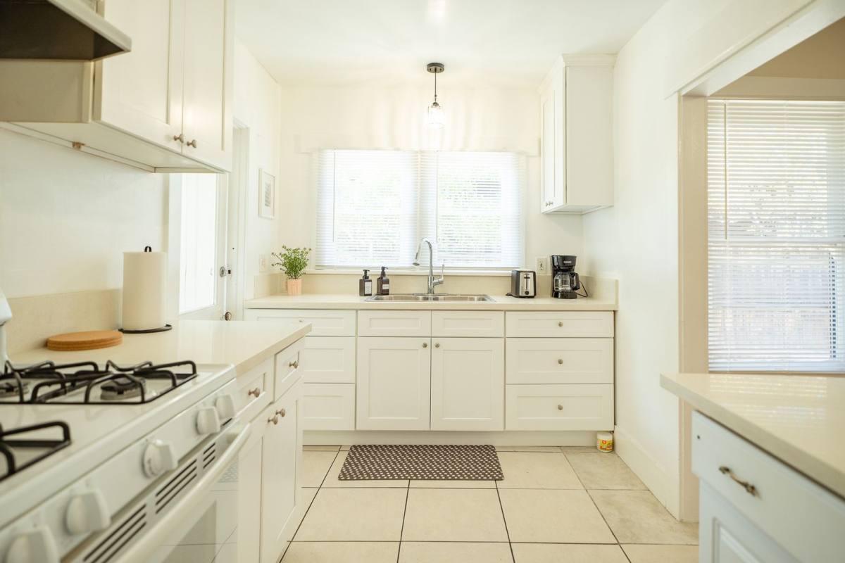 House for rent at 45 N Meridith Ave, Pasadena, CA 91106
