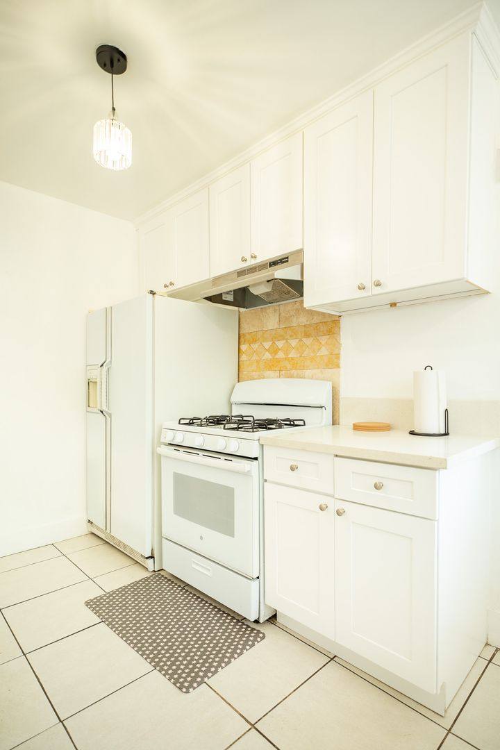 House for rent at 45 N Meridith Ave, Pasadena, CA 91106