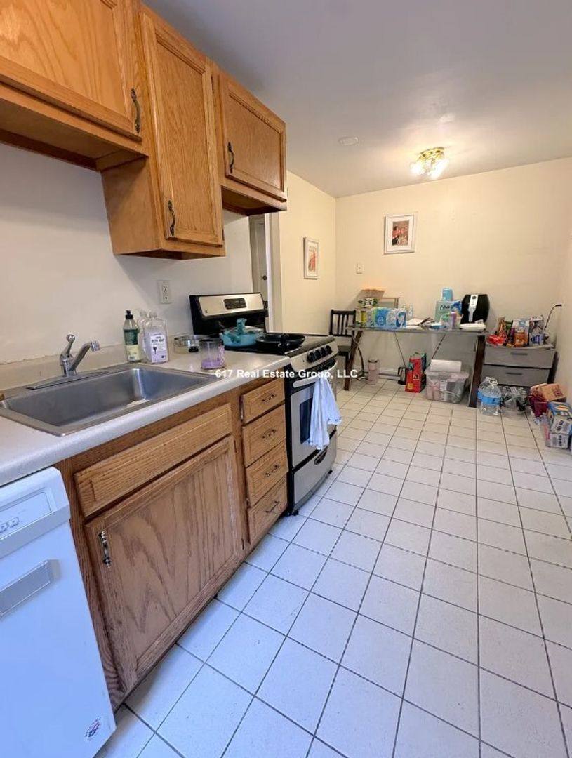 Apartment for rent at 221 Freeman St #4, Brookline, MA 02446