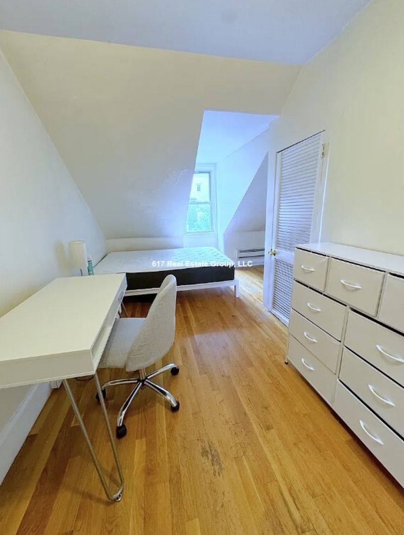 Apartment for rent at 221 Freeman St #4, Brookline, MA 02446