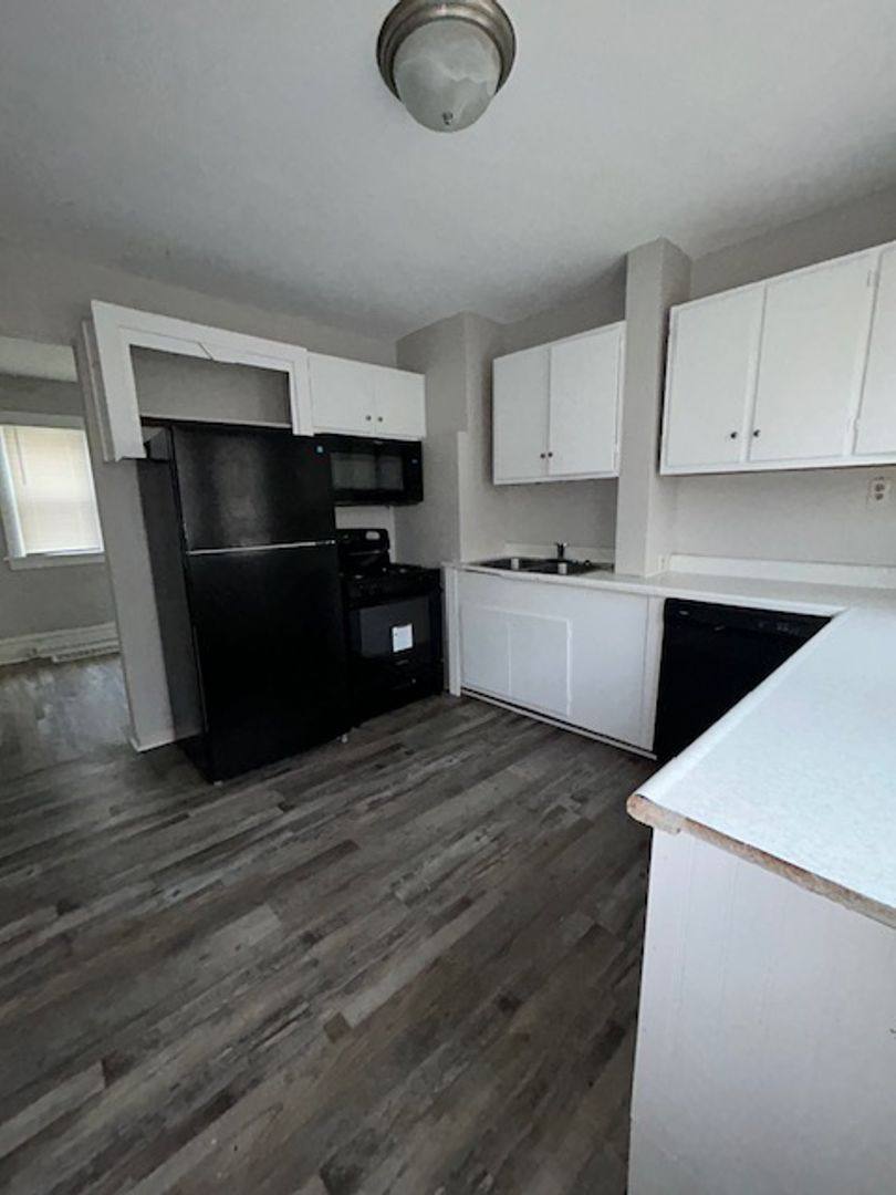 House for rent at 1308 E 4th St, Sioux Falls, SD 57103