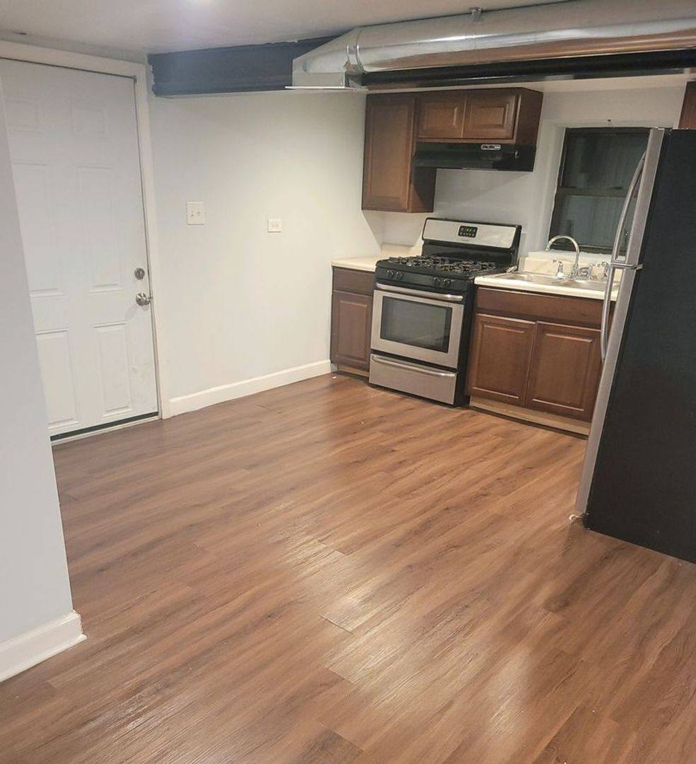 Apartment for rent at 3042 W Cullerton St, Chicago, IL 60623