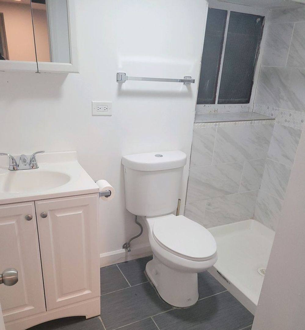 Apartment for rent at 3042 W Cullerton St, Chicago, IL 60623