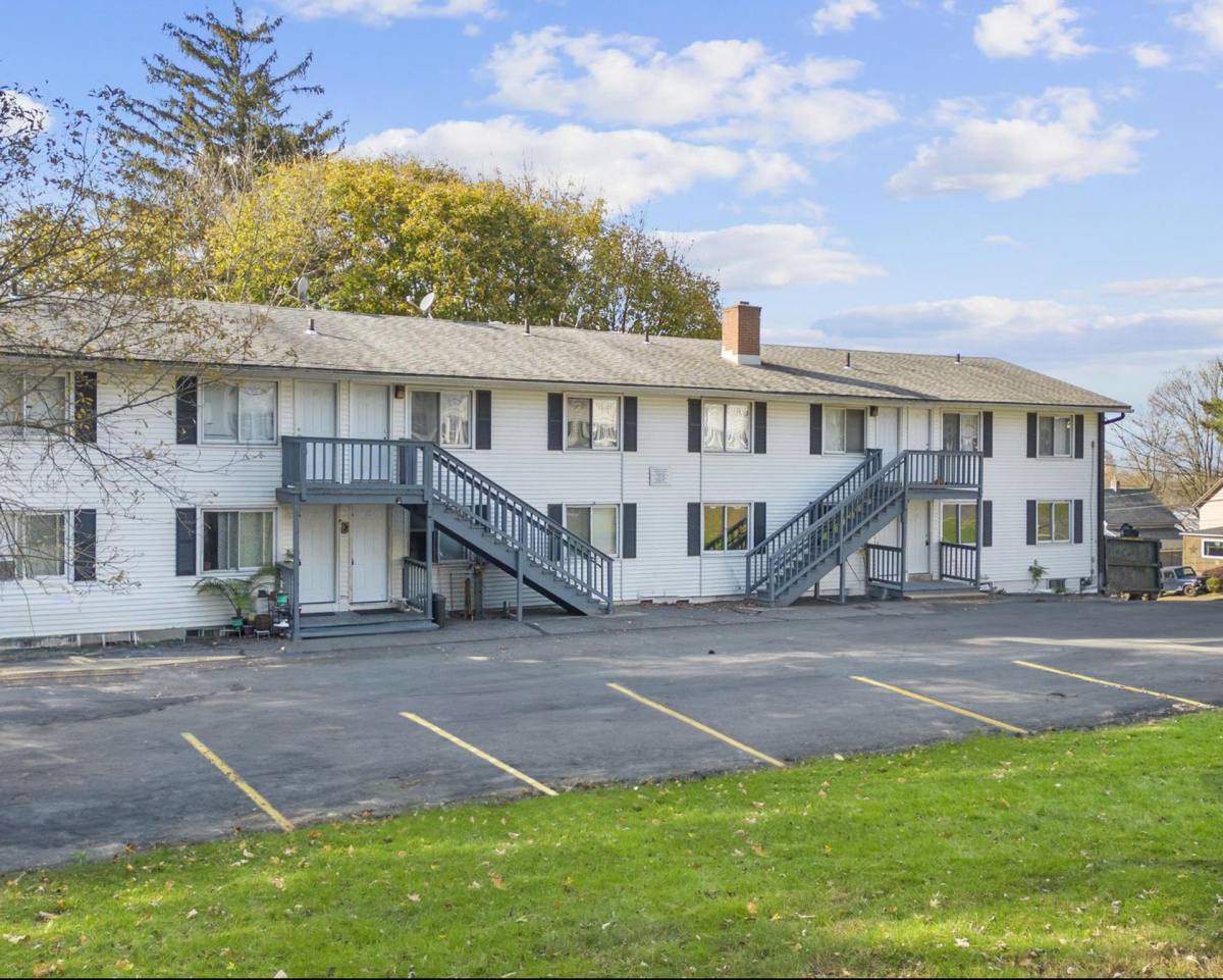 Apartment for rent at 65 Hillside Ave, Middletown, CT 06457