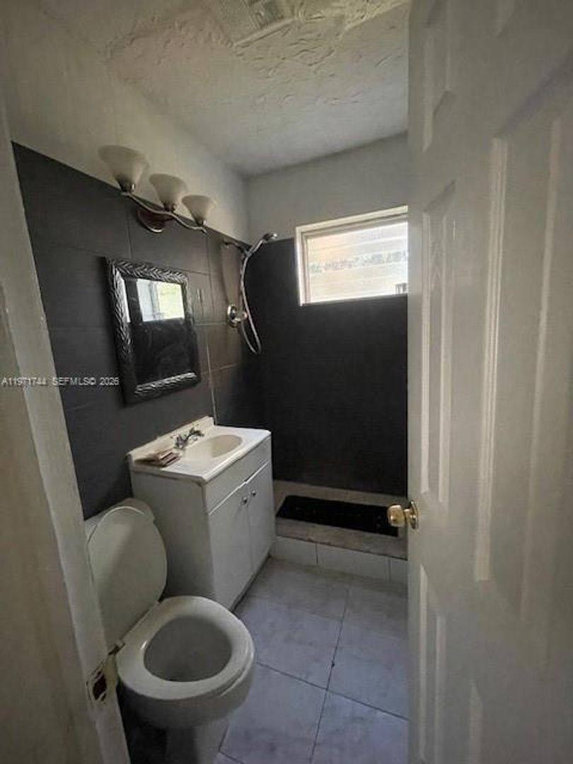 House for rent at 121 NE 169th Terrace, Miami, FL 33162