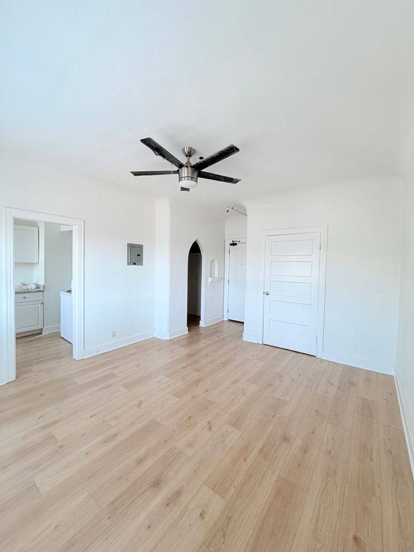 Apartment for rent at 5617 La Mirada Ave #202, Los Angeles, CA 90038