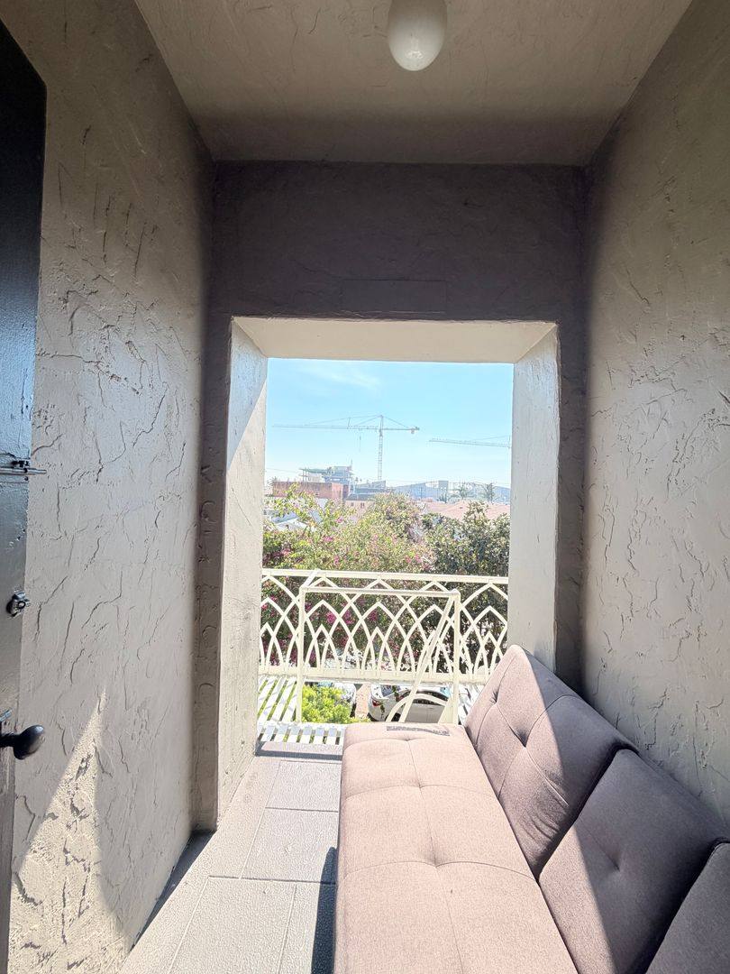 Apartment for rent at 5617 La Mirada Ave #202, Los Angeles, CA 90038