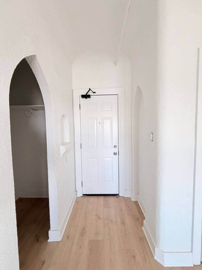 Apartment for rent at 5617 La Mirada Ave #202, Los Angeles, CA 90038