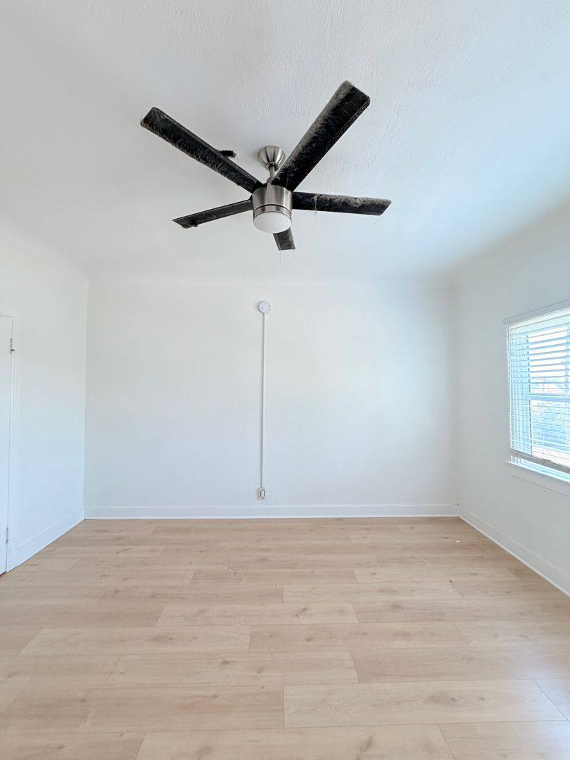 Apartment for rent at 5617 La Mirada Ave #202, Los Angeles, CA 90038