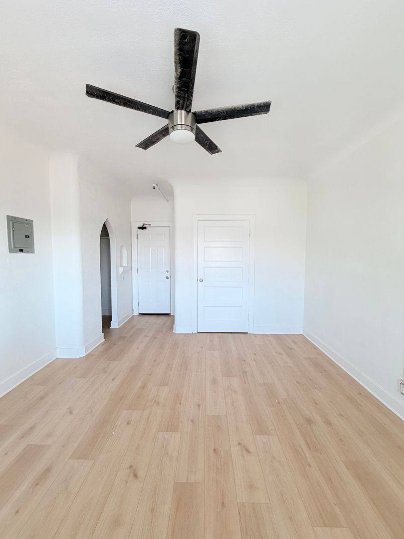 Apartment for rent at 5617 La Mirada Ave #202, Los Angeles, CA 90038