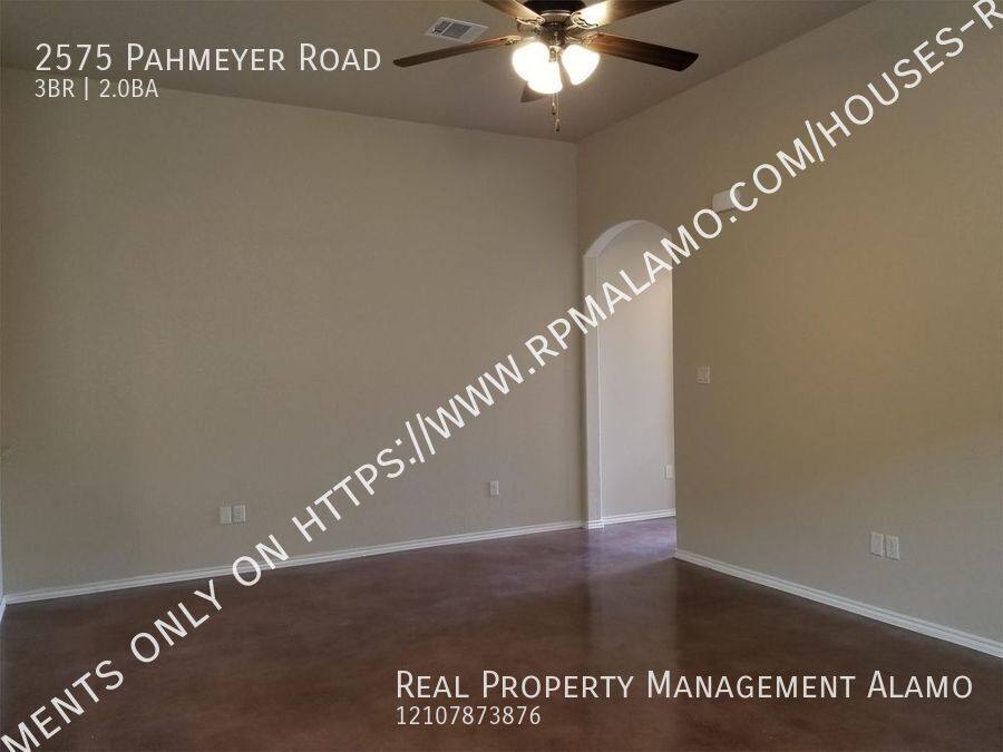 House for rent at 2575 Pahmeyer Rd, New Braunfels, TX 78130