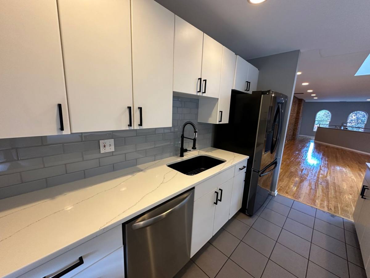 Apartment for rent at 241-243 Collins Ave, Columbus, OH 43215