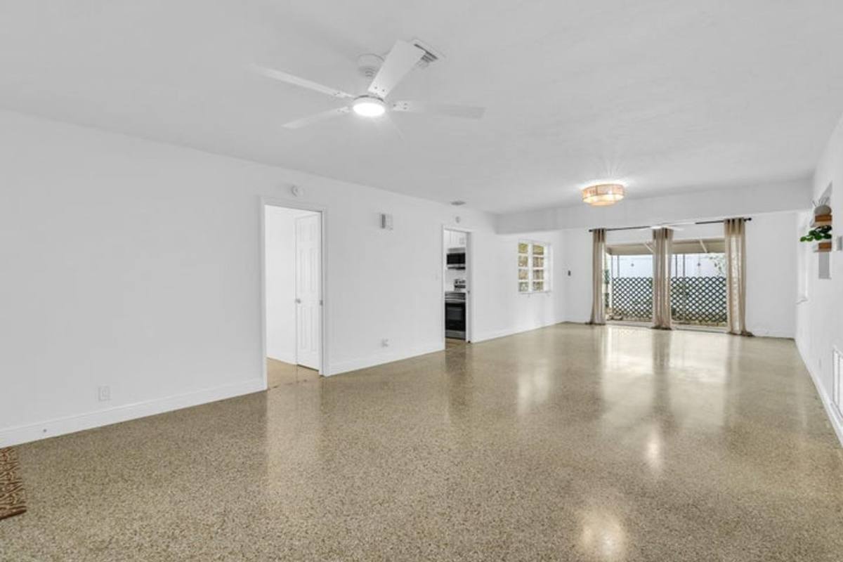 House for rent at 702 Sunset Dr, Lake Worth, FL 33461