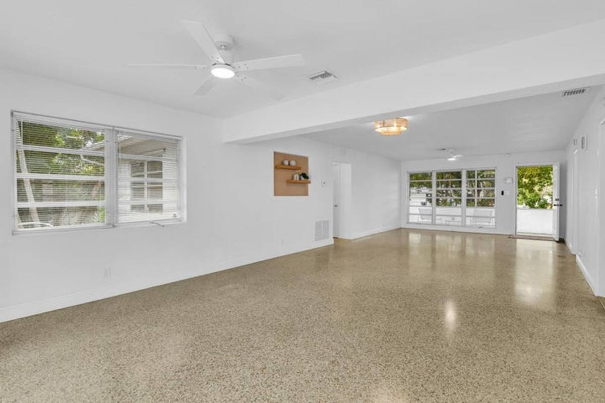House for rent at 702 Sunset Dr, Lake Worth, FL 33461