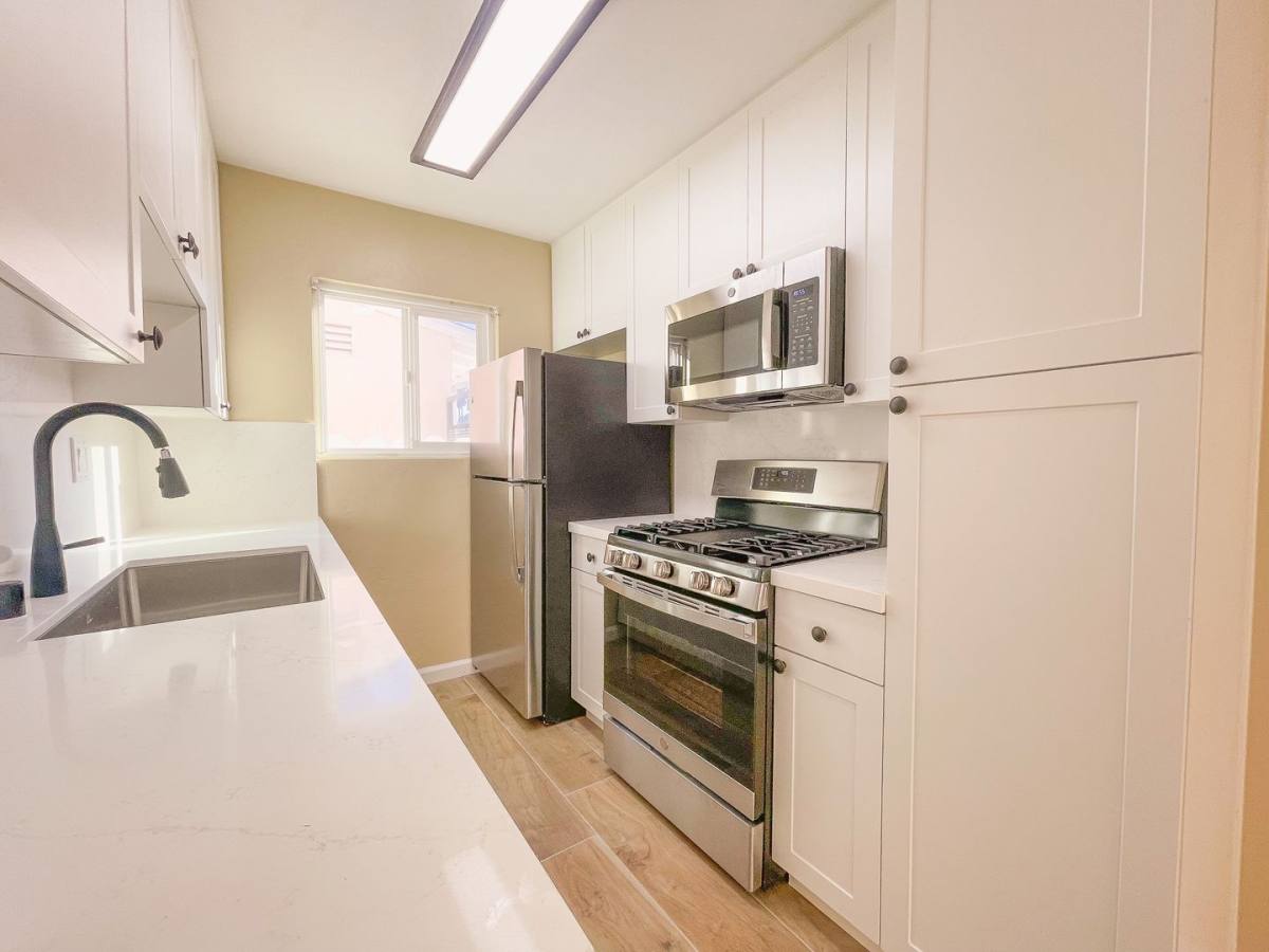 Apartment for rent at 1258 Pacific Beach Dr, San Diego, CA 92109
