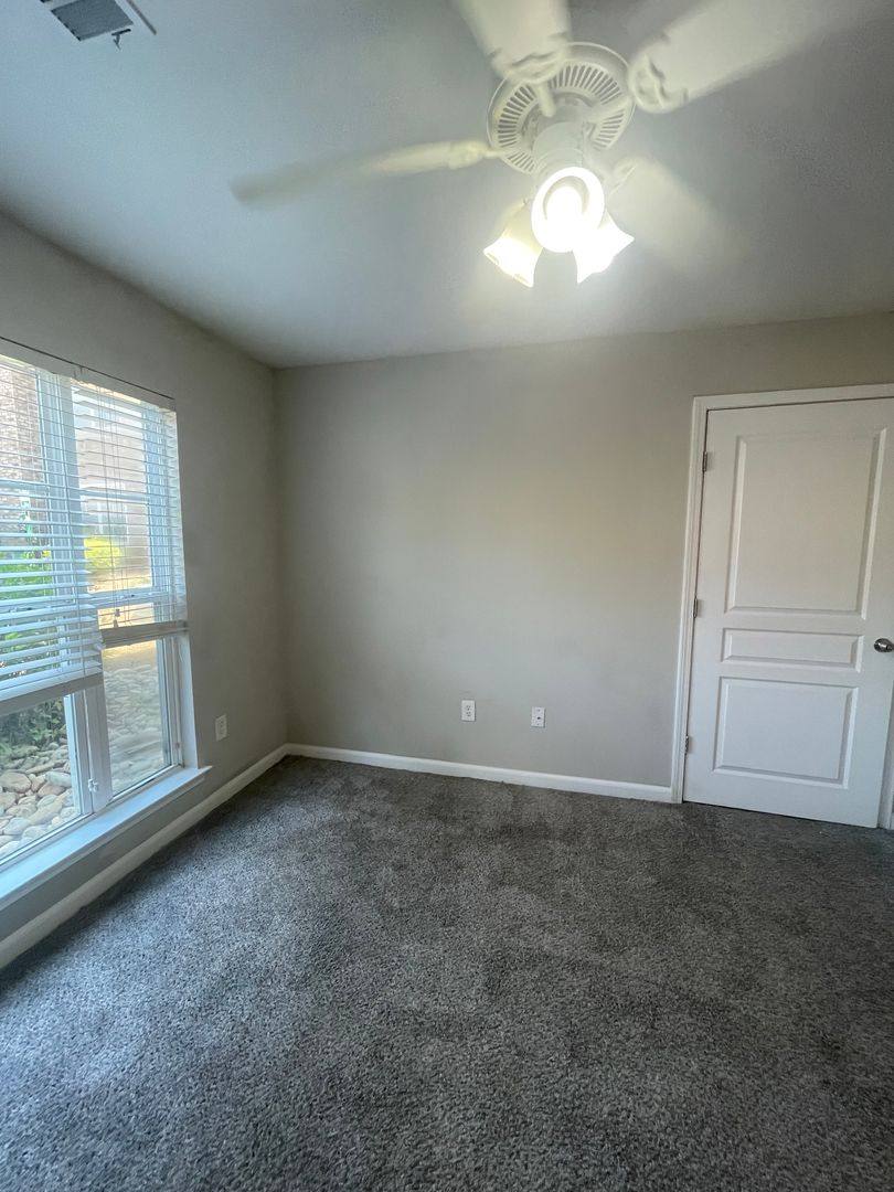Apartment for rent at 3930 Cherokee Woods Way, Knoxville, TN 37920